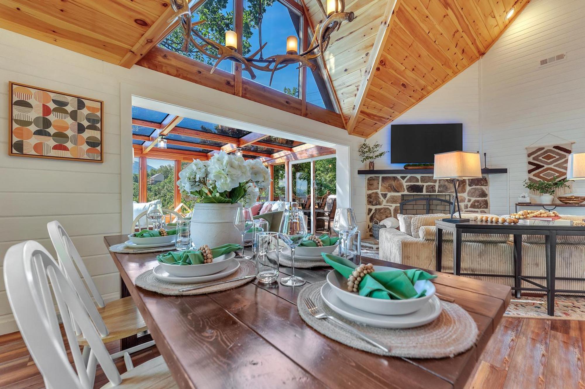 Family Chalet With Sauna, Hottub, Heavenly Views! Mins To Downtown! Gatlinburg Exterior foto